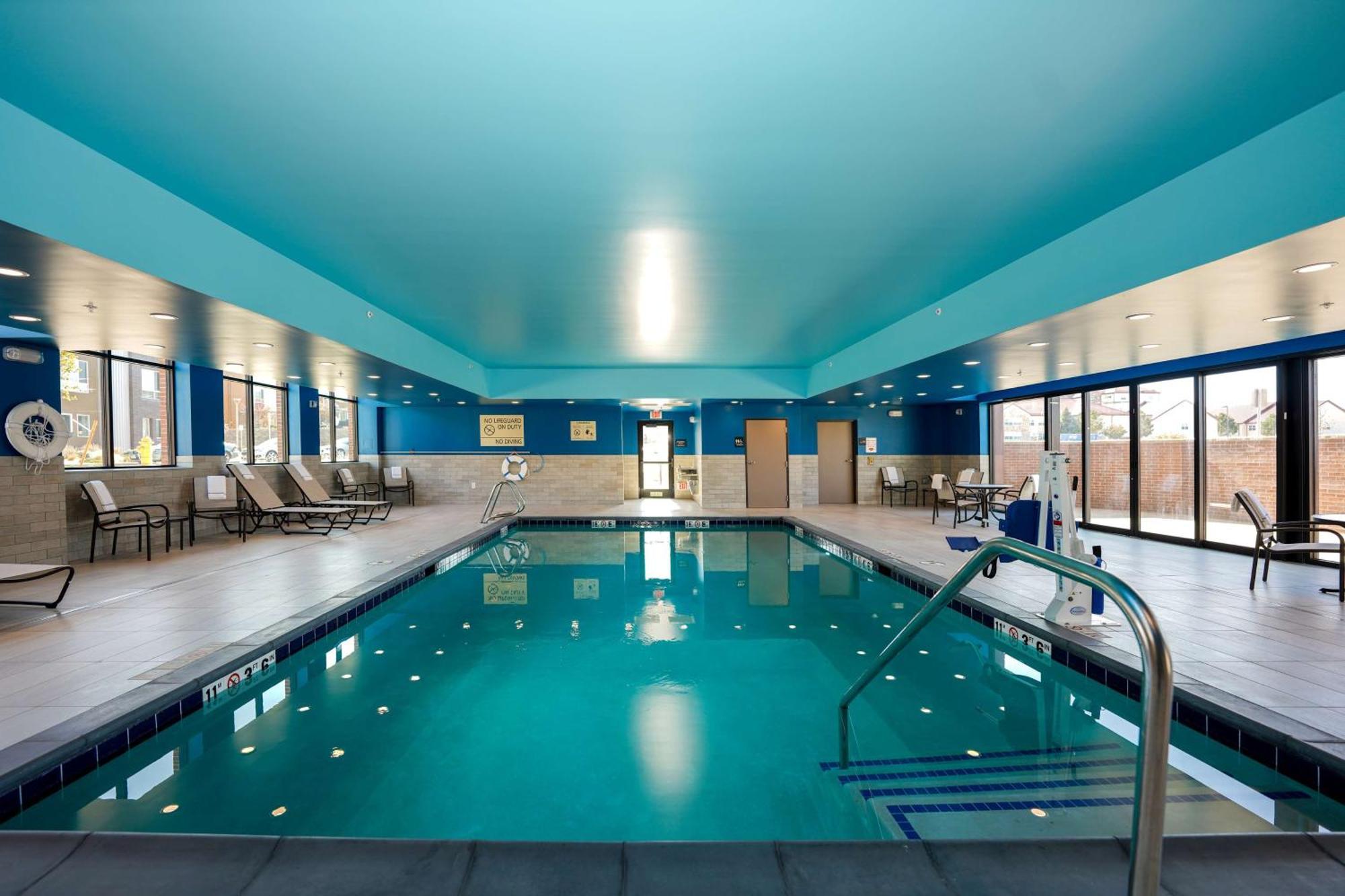 Hampton Inn&suites South, Co Hotel 3*
