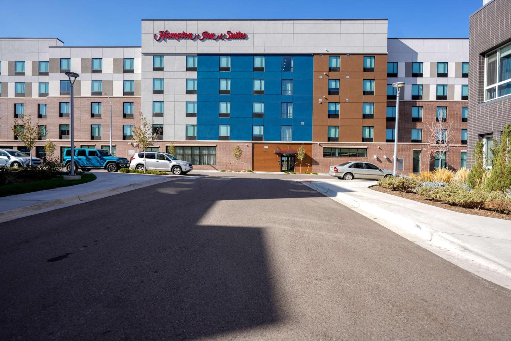 Hampton & South, Co 3*